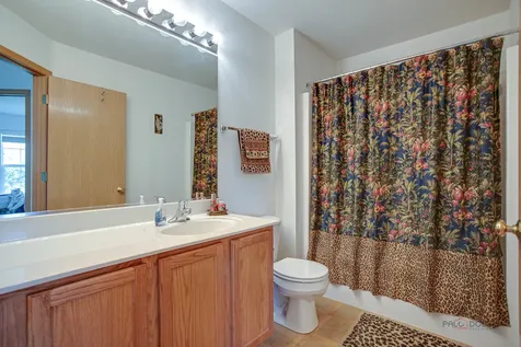 1270 Oriole Court Round Lake IL 60073