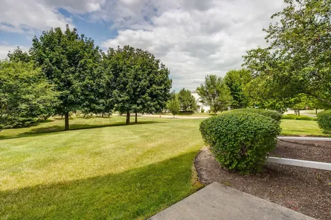 1270 Oriole Court Round Lake IL 60073