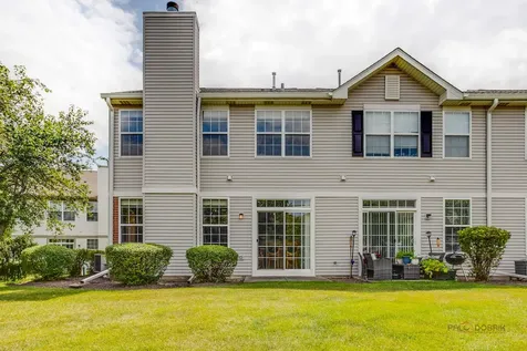 1270 Oriole Court Round Lake IL 60073