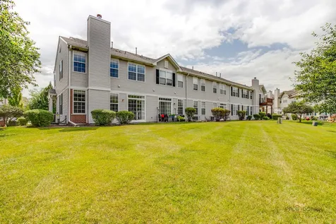 1270 Oriole Court Round Lake IL 60073
