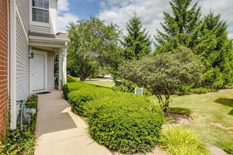 1270 Oriole Court Round Lake IL 60073
