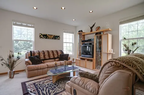 1270 Oriole Court Round Lake IL 60073