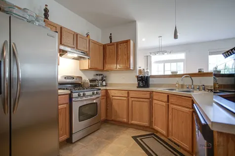 1270 Oriole Court Round Lake IL 60073