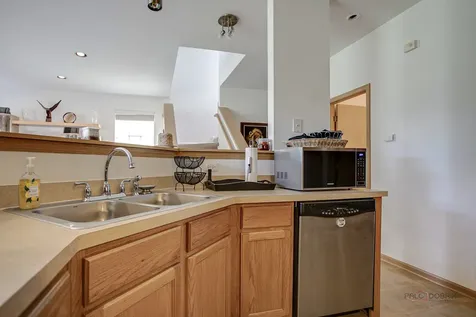 1270 Oriole Court Round Lake IL 60073