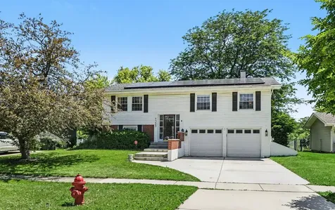 1355 Devonshire Lane Hoffman Estates IL 60169