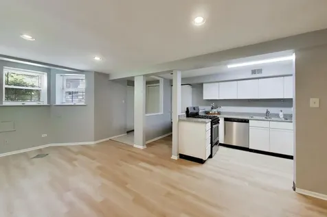 1528 West Wellington Avenue Chicago IL 60657
