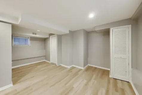 1528 West Wellington Avenue Chicago IL 60657