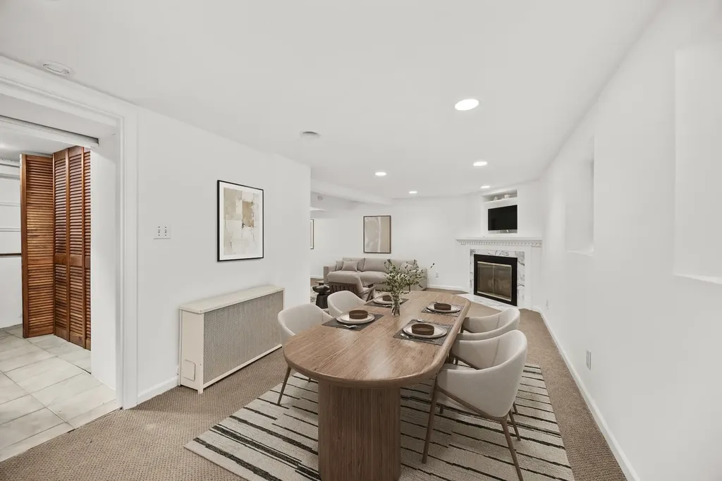 1907 West Warner Avenue Chicago IL 60613