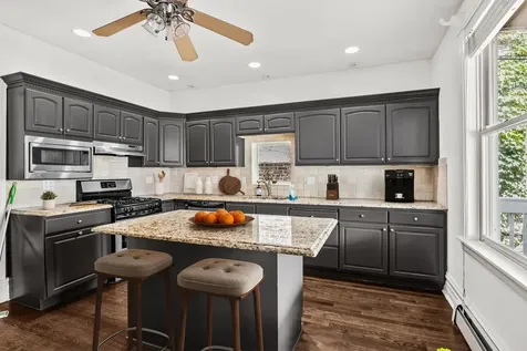 1907 West Warner Avenue Chicago IL 60613
