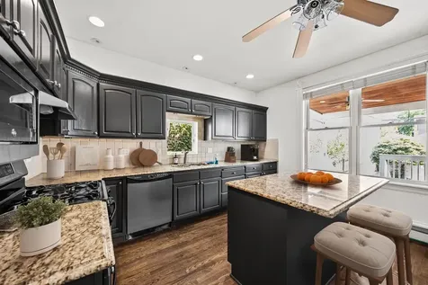 1907 West Warner Avenue Chicago IL 60613