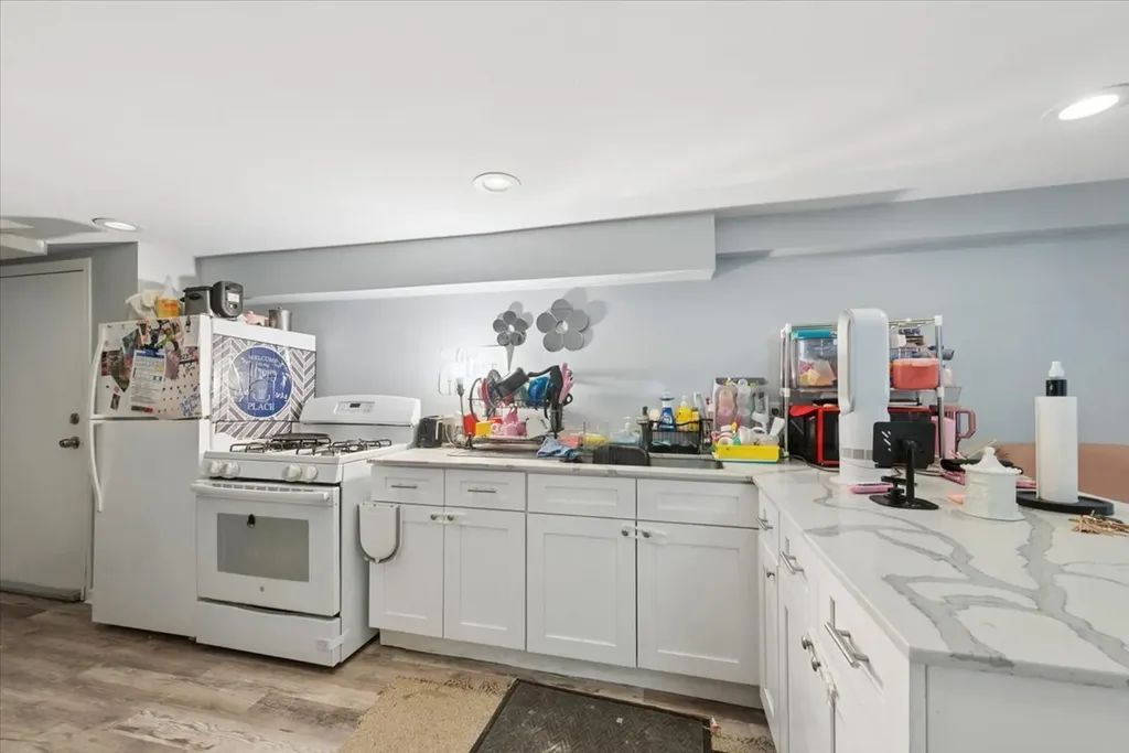 4854 West Winnemac Avenue Chicago IL 60630