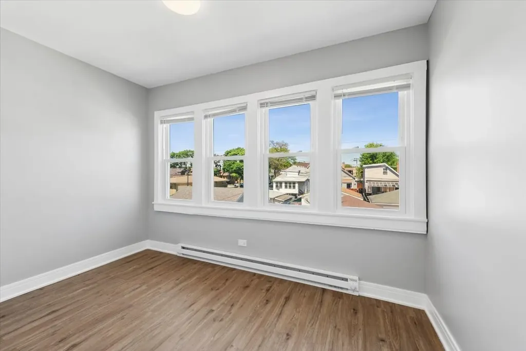 4854 West Winnemac Avenue Chicago IL 60630