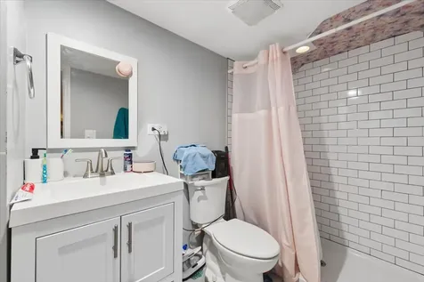 4854 West Winnemac Avenue Chicago IL 60630