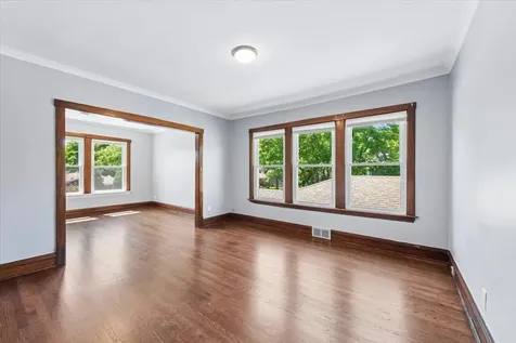 4854 West Winnemac Avenue Chicago IL 60630