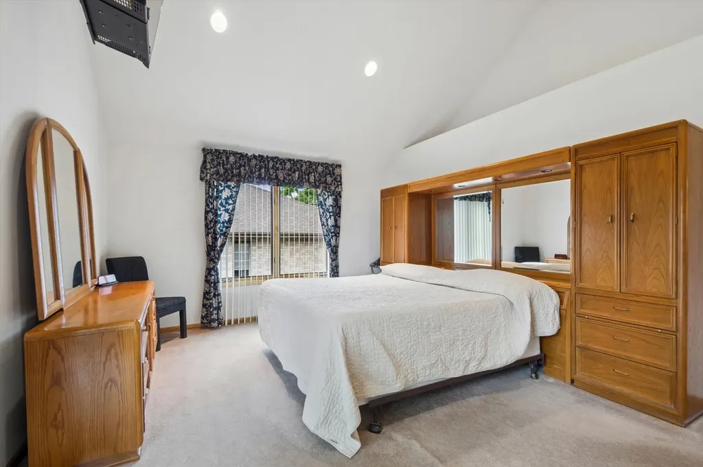 7349 West Ibsen Street Chicago IL 60631