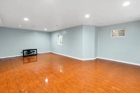 2153 Laurel Avenue Hanover Park IL 60133