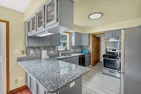 2153 Laurel Avenue Hanover Park IL 60133