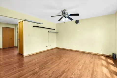 2153 Laurel Avenue Hanover Park IL 60133