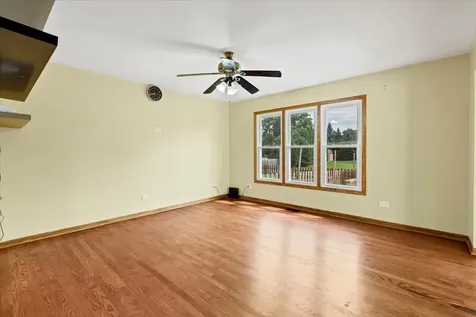 2153 Laurel Avenue Hanover Park IL 60133