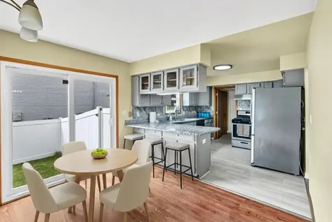 2153 Laurel Avenue Hanover Park IL 60133
