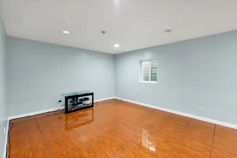 2153 Laurel Avenue Hanover Park IL 60133