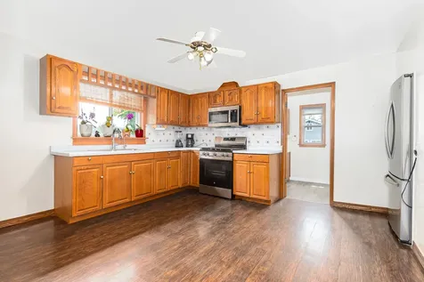 814 Meeker Avenue Joliet IL 60432