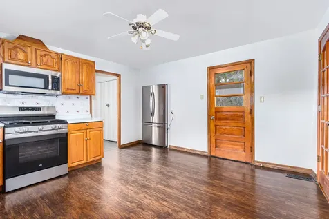 814 Meeker Avenue Joliet IL 60432