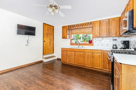 814 Meeker Avenue Joliet IL 60432