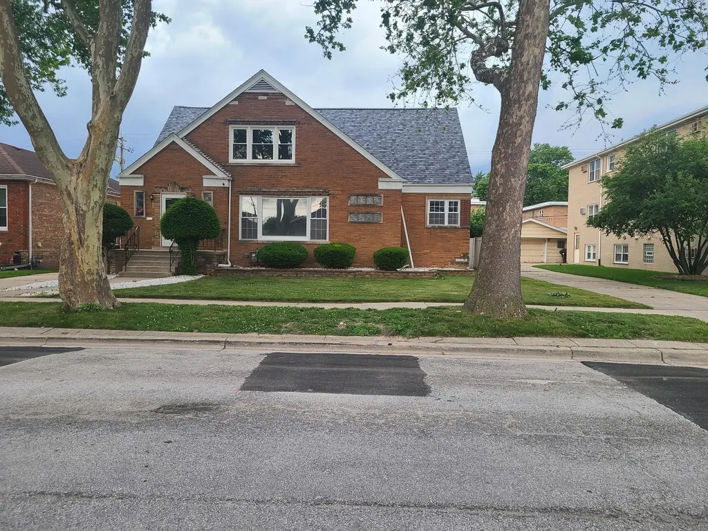 9316 South Harding Avenue Evergreen Park IL 60805