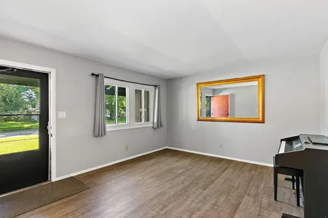 85 Sherbon Lane Crystal Lake IL 60014