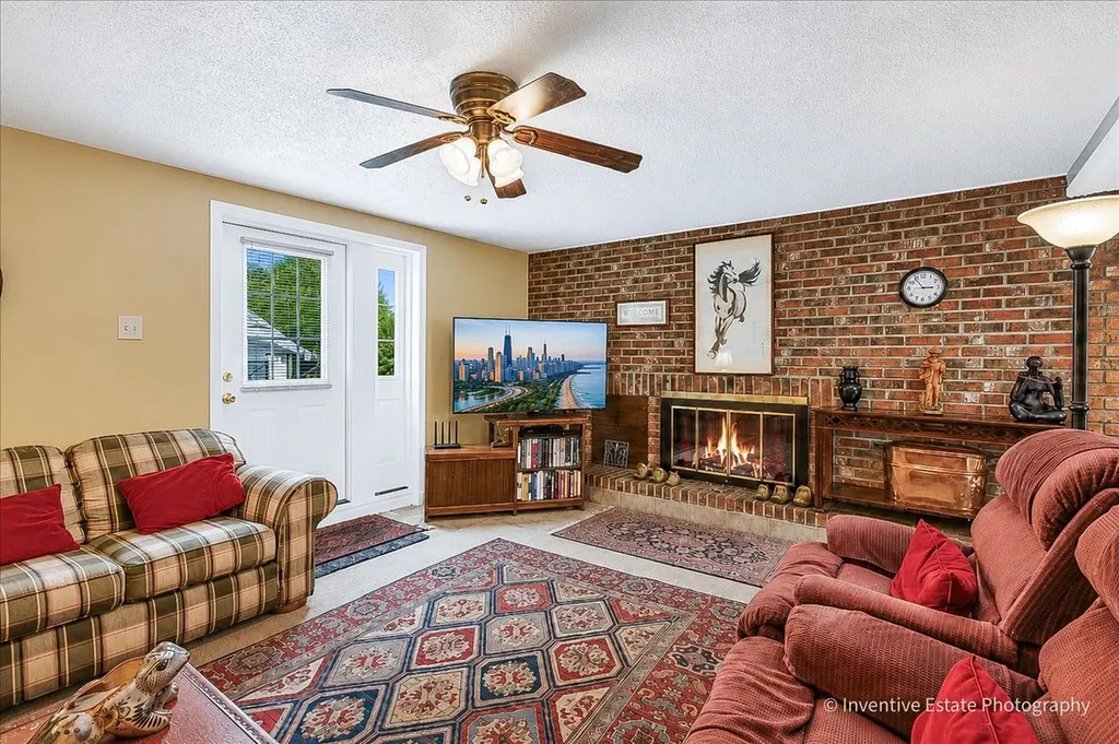 143 Woodstock Avenue Clarendon Hills IL 60514