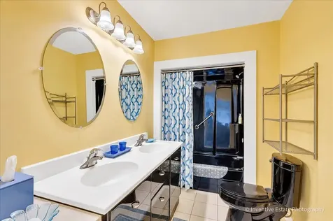 143 Woodstock Avenue Clarendon Hills IL 60514