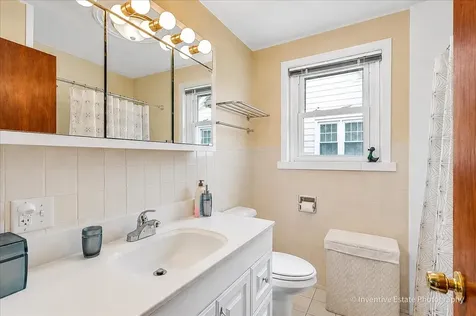 143 Woodstock Avenue Clarendon Hills IL 60514