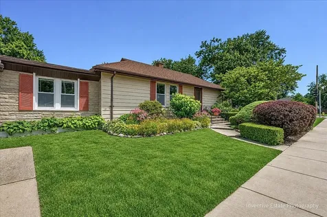 143 Woodstock Avenue Clarendon Hills IL 60514