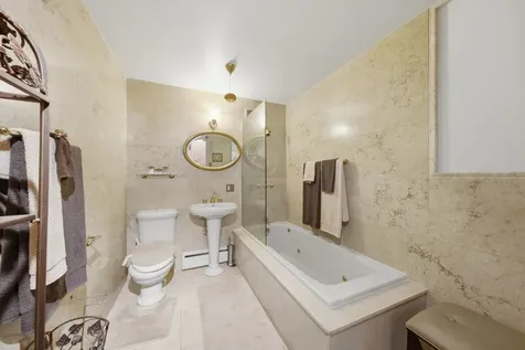 601 East 32nd Street Chicago IL 60616