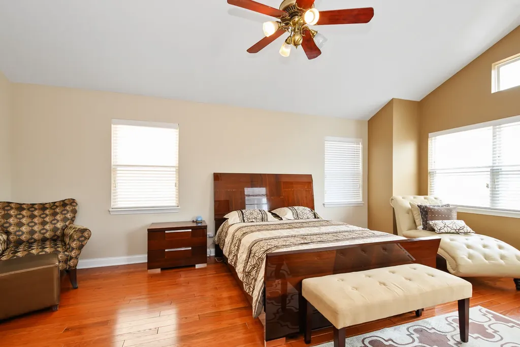 4234 North Kolmar Avenue Chicago IL 60641