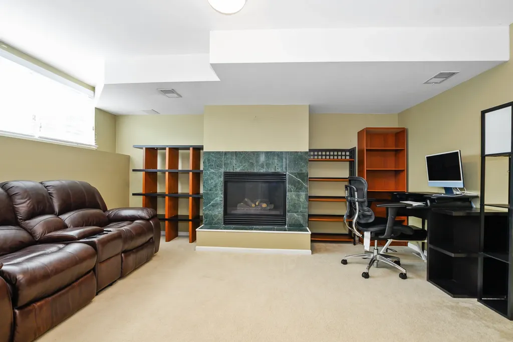 4234 North Kolmar Avenue Chicago IL 60641