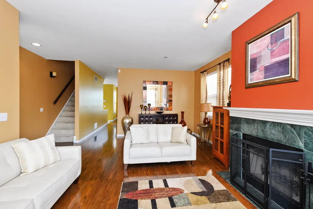 4234 North Kolmar Avenue Chicago IL 60641
