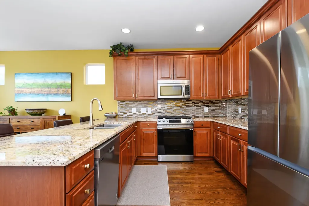 4234 North Kolmar Avenue Chicago IL 60641