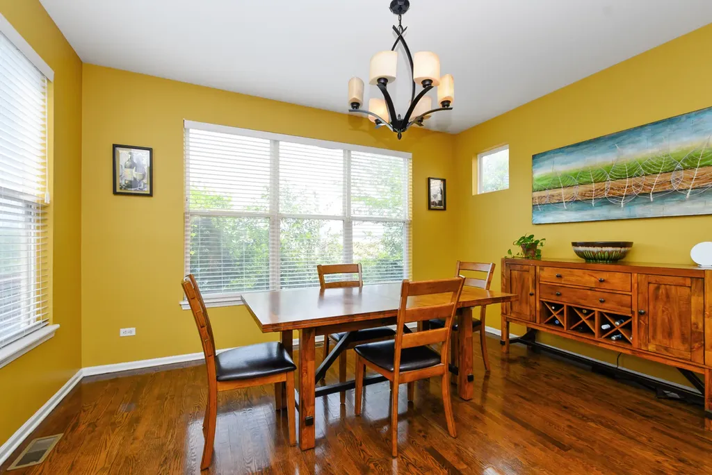 4234 North Kolmar Avenue Chicago IL 60641