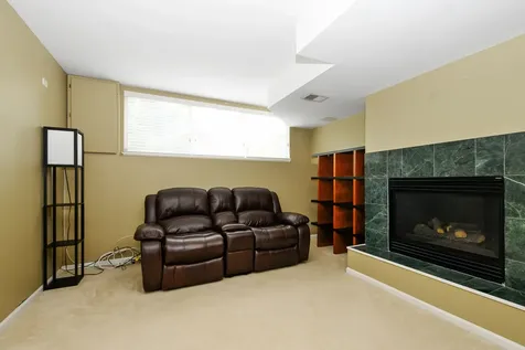 4234 North Kolmar Avenue Chicago IL 60641