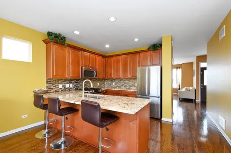 4234 North Kolmar Avenue Chicago IL 60641