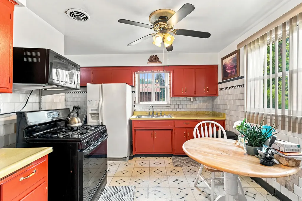 12717 South Morgan Street Chicago IL 60643