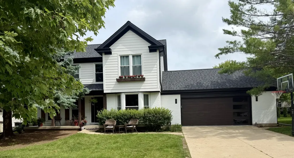 1127 Yorkshire Drive N Sycamore IL 60178