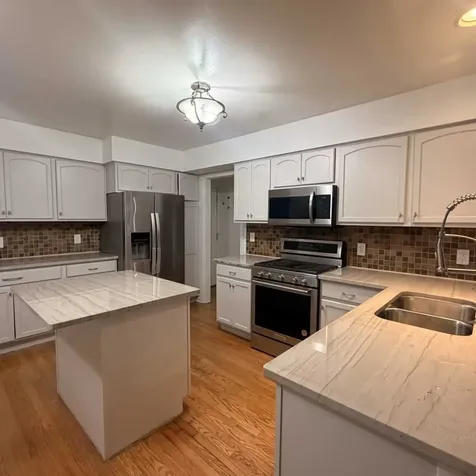 1127 Yorkshire Drive N Sycamore IL 60178
