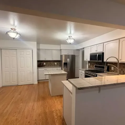 1127 Yorkshire Drive N Sycamore IL 60178