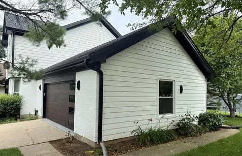 1127 Yorkshire Drive N Sycamore IL 60178