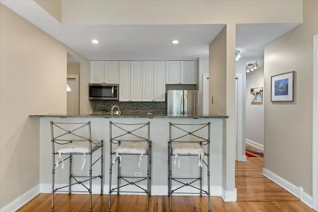 7510 North Greenview Avenue Chicago IL 60626