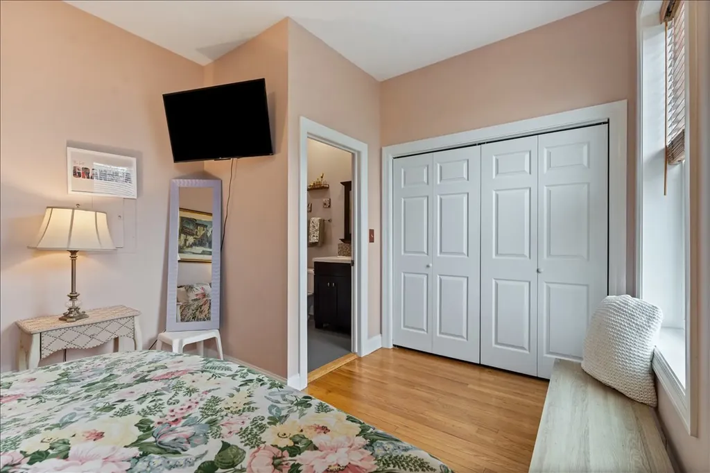 7510 North Greenview Avenue Chicago IL 60626