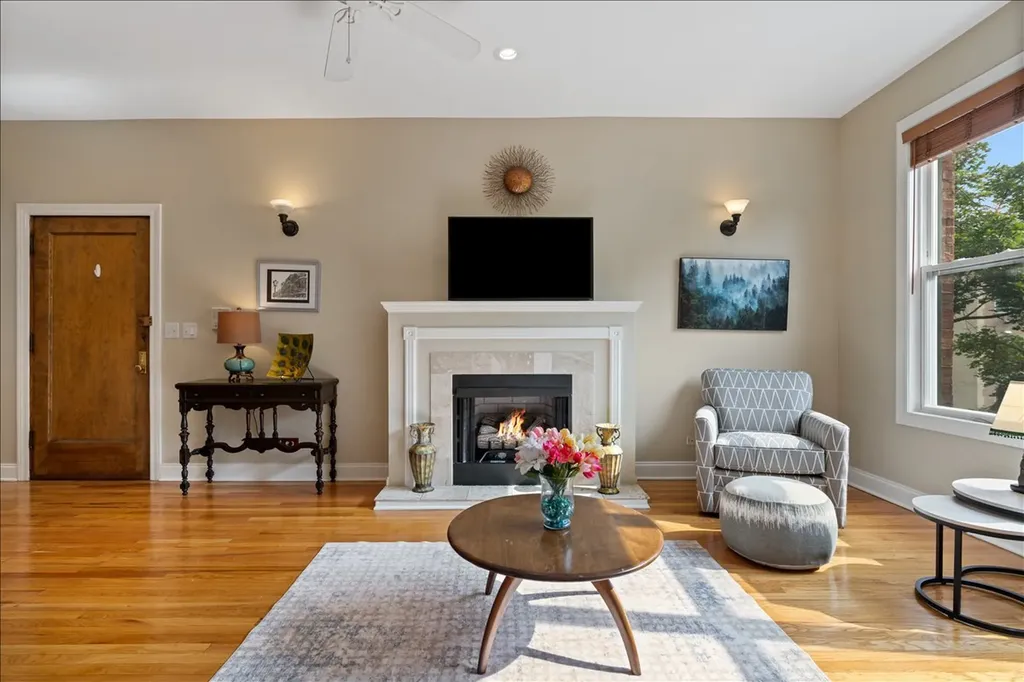 7510 North Greenview Avenue Chicago IL 60626